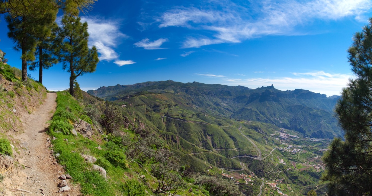 Senderismo en las montañas de Gran Canaria cerca del Hotel Rural El Refugio.